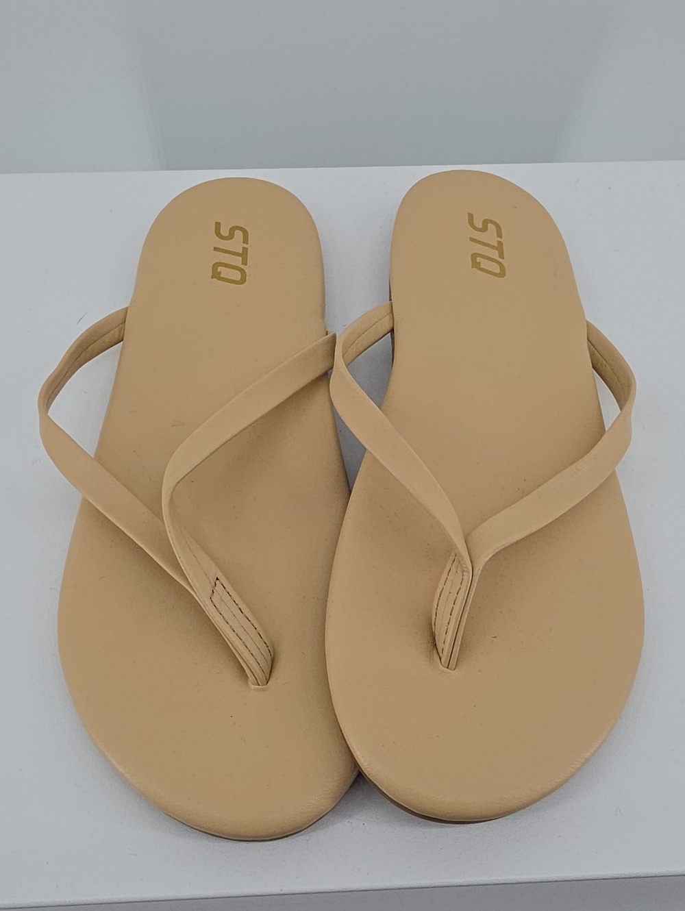 Women's Cream Flip-Flop Sandals — Minimal Everyday Comfort High Arch Support